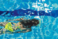 100cm x 67cm Die blaue Schwimmerin No. 5      von Brigitte Yoshiko Pruchnow