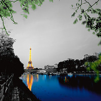 100cm x 100cm Eiffel Reflect von Valverde, Anne