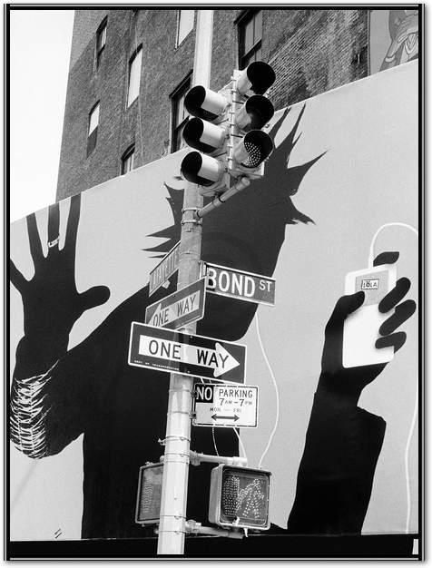 Bond Street Billboard            von Henri Silberman