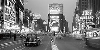 140cm x 70cm Times Square illuminated by large neon A von Philip Gendreau