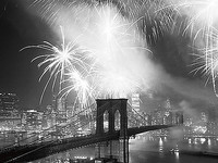 80cm x 60cm Fireworks over the Brooklyn Bridge - New von Anonym