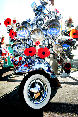 Array Vespa Dreams von Gill Copeland