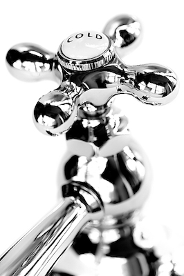 Array Faucet I von Doug Hall
