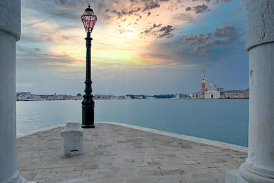 100cm x 66.67cm Grand Canal Sunrise 1 von Alan Blaustein