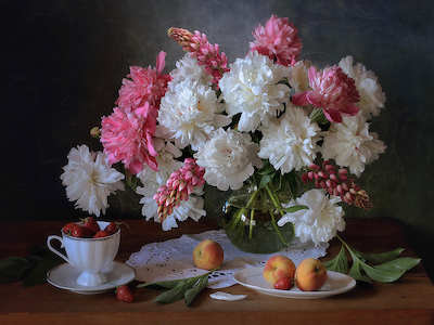 Array Still life with a bouquet of peonies von Tatyana Skorokhod