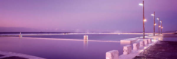 Array Newcastle Baths von Dee Kramer