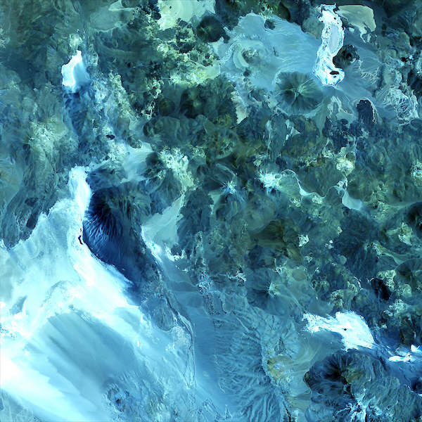 Array Volcanoes von Landsat-7