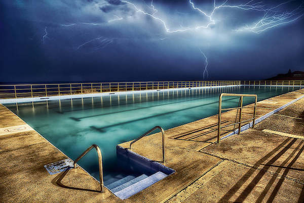 Array Shellharbour Pool Strike von Dee Kramer