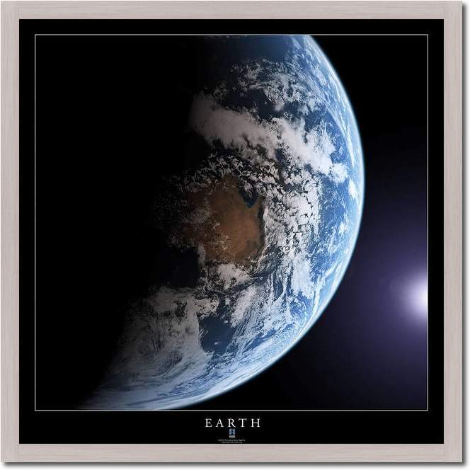 Earth 3                          von Hubble-Nasa