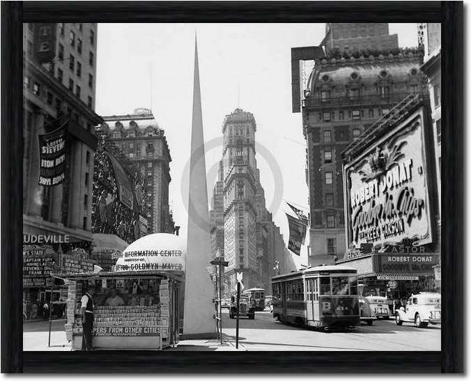 Times Square                     von Ruth Orkin