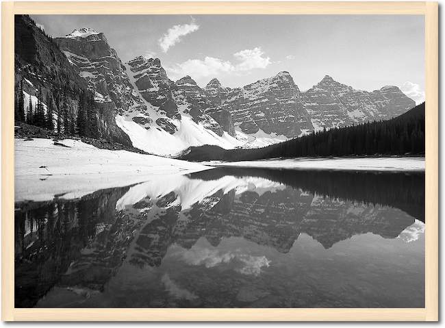 Canada Alberta Moraine Lake Reflection von Dave Butcher