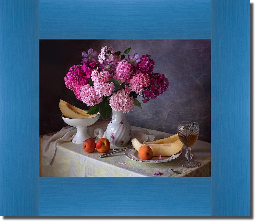 With a bouquet of phlox and melon von Tatyana Skorokhod