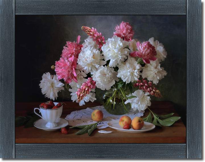 Still life with a bouquet of peonies von Tatyana Skorokhod