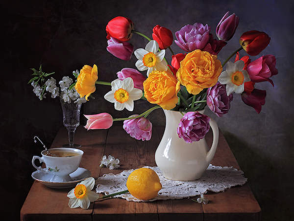 Still life with spring flowers von Tatyana Skorokhod