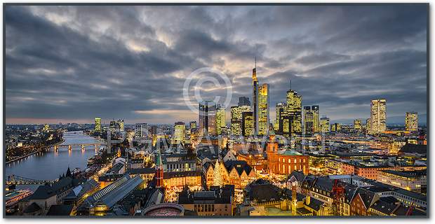 Frankfurt Evening Skyline von Michael Abid